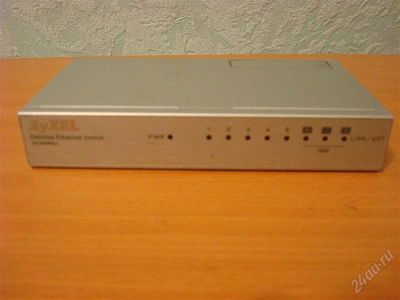 Лот: 2402428. Фото: 1. коммутатор (switch) ZyXEL ES-108A. Маршрутизаторы (роутеры)