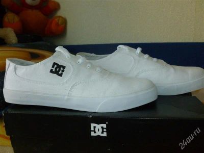 Лот: 1906011. Фото: 1. Крутые белые кеды DC Shoes. Кеды, кроссовки, слипоны