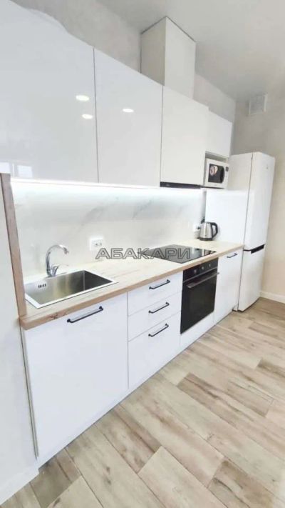 Лот: 20618347. Фото: 1. Сдам 2-комн. улица Александра... Квартиры, студии