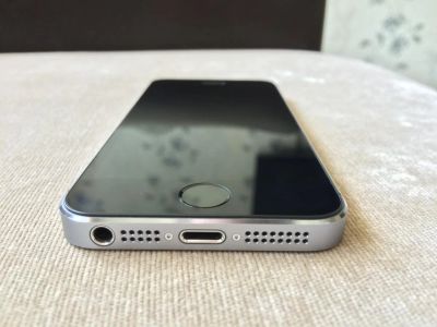 Лот: 5933194. Фото: 1. IPhone 5s 16gb black a1530. Смартфоны