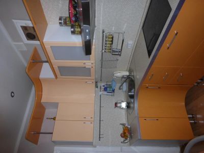 Лот: 5986842. Фото: 1. Кухонный гарнитур с техникой. Кухонные гарнитуры