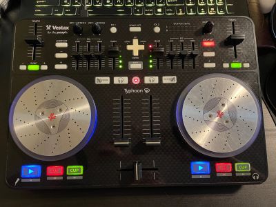 Лот: 20631233. Фото: 1. Dj контроллер Vestax. DJ-оборудование