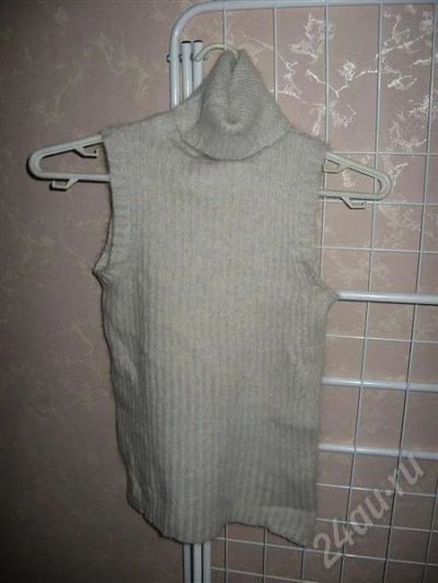 Лот: 502312. Фото: 1. Безрукавка из ангорки. Свитеры, толстовки, худи