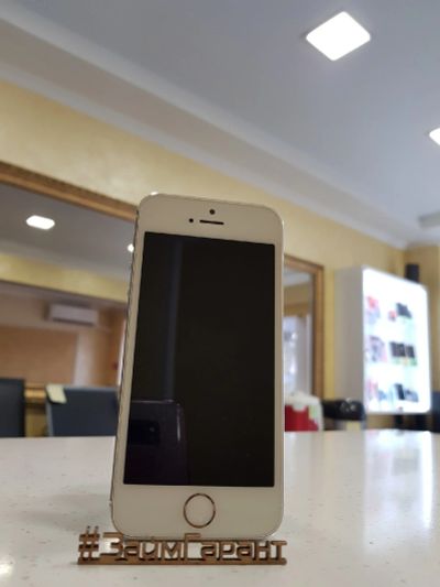 Лот: 13075941. Фото: 1. Смартфон Apple iPhone 5S 16GB... Смартфоны