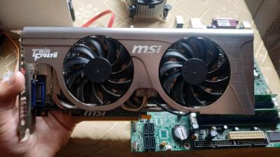 Лот: 17818785. Фото: 1. msi radeon 5850 twin frozr. Видеокарты