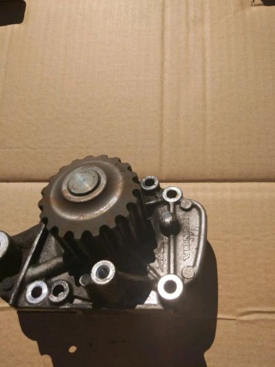 Лот: 11574531. Фото: 1. Помпа Honda D13B. Двигатель и элементы двигателя
