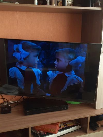 Лот: 17212745. Фото: 1. Телевизор smart tv. Телевизоры