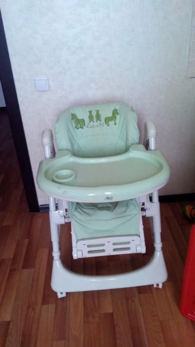 Лот: 4728670. Фото: 1. Стульчик для кормления Хэппи бэби... Стульчики для кормления