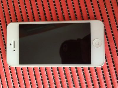 Лот: 5867495. Фото: 1. Iphone 5 64 gb белый. Смартфоны