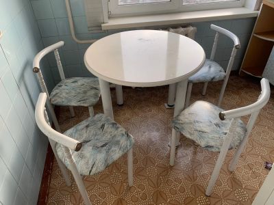 Лот: 17391859. Фото: 1. Стол со стульями. Столы, стулья, обеденные группы