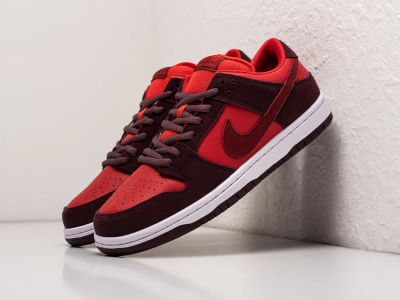 Лот: 20945948. Фото: 1. Кроссовки Nike SB Dunk Low. Кеды, кроссовки, слипоны