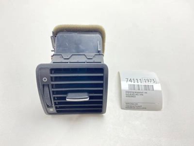 Лот: 21112035. Фото: 1. Дефлектор воздушный Audi A8 1998... Кузов