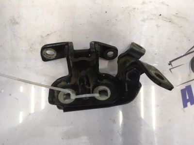 Лот: 21710677. Фото: 1. кронштейн двери Chevrolet Cruze... Кузов