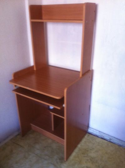 Лот: 3255459. Фото: 1. компьютерный стол. Компьютерные и письменные столы