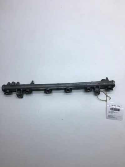 Лот: 20379603. Фото: 1. Рейка топливная Toyota Chaser... Топливная система