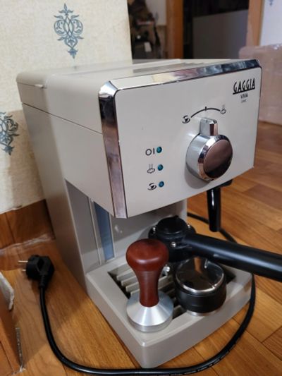 Лот: 24985437. Фото: 1. Кофеварка рожковая Gaggia Viva... Чайники, кофемашины, кулеры