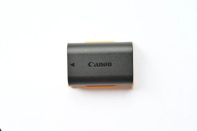 Лот: 16237604. Фото: 1. Батарея оригинальная Canon LP-E6N. Аккумуляторы, зарядные