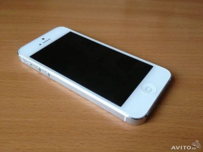 Лот: 761372. Фото: 1. Продам Iphone 5 16GB Цвет белый... Смартфоны