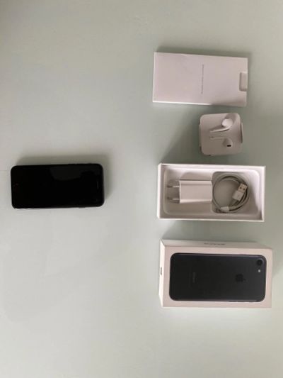 Лот: 16287343. Фото: 1. iPhone 7 128 Gb. Смартфоны