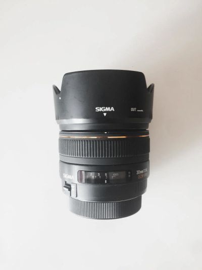 Лот: 11308954. Фото: 1. Объектив Sigma AF 30mm f/1.4 EF-S. Объективы