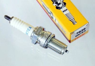 Лот: 21364988. Фото: 1. Свеча зажигания NGK DR7EA 7839. Запчасти для лодок, катеров, лодочных моторов