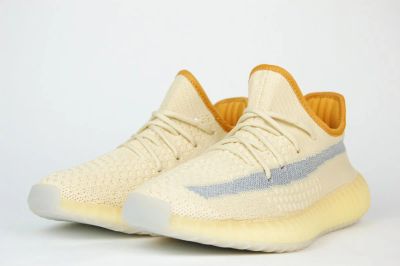 Лот: 16848286. Фото: 1. Кроссовки Adidas Yeezy 350 boost... Кеды, кроссовки, слипоны