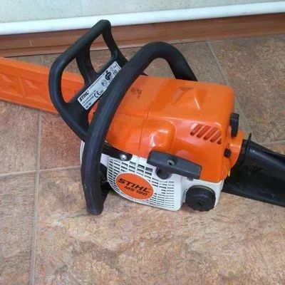 Лот: 15608744. Фото: 1. Бензопила Stihl MS180. Бензо-, мотоинструмент