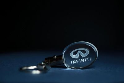 Лот: 5097730. Фото: 1. Брелок Infinity внутри стекла. Брелоки для ключей