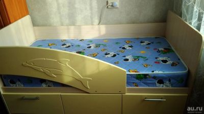 Лот: 13077678. Фото: 1. Детская кроватка "дельфин". Детские кровати и кроватки