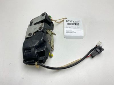 Лот: 21787494. Фото: 1. Замок двери Toyota Estima Emina... Двигатель и элементы двигателя