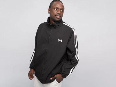 Лот: 24978080. Фото: 1. Куртка Under Armour. Верхняя одежда