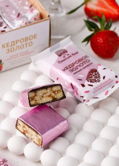 Лот: 25763017. Фото: 1. Батончик «Кедровое золото клубника... Шоколад, конфеты