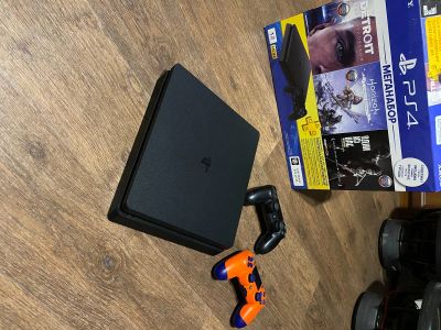 Лот: 17081057. Фото: 1. PlayStation 4 1Tb. Игры для консолей