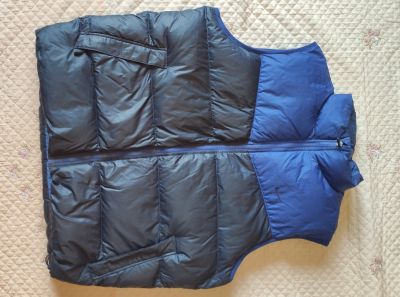 Лот: 15914124. Фото: 1. Пуховый жилет Nike XL. Зимняя спортивная одежда
