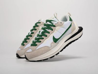 Лот: 21775224. Фото: 1. Кроссовки Sacai x Nike Vapor Waffle. Кеды, кроссовки, слипоны