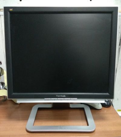 Лот: 12984076. Фото: 1. Монитор ViewSonic VX924 19" (с... ЖК-мониторы