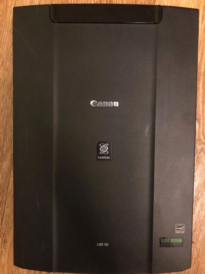 Лот: 14319796. Фото: 1. Сканер Canon Lide 110. Сканеры