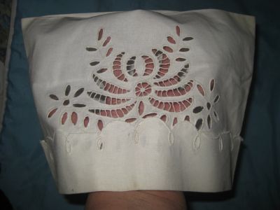 Лот: 12652567. Фото: 1. Белый головной колпак с ришелье... Одежда, текстиль