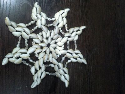 Лот: 12106546. Фото: 1. Салфетка из ракушек "снежинка... Бижутерия ручной работы