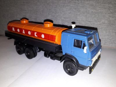 Лот: 11419761. Фото: 1. Камаз 53212 цистерна Молоко. Автомоделизм
