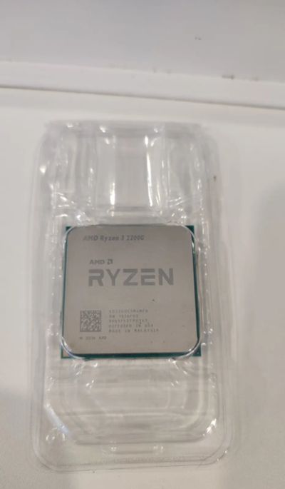Лот: 22873944. Фото: 1. AMD Ryzen 3 2200G. Процессоры