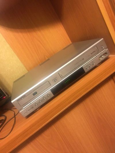 Лот: 10622748. Фото: 1. DVD + VHS Проигрыватель (Видик... Видеомагнитофоны