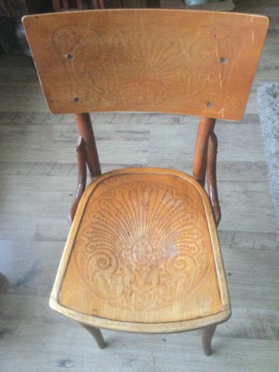 Лот: 19637917. Фото: 1. Венский стул с тиснением редкий. Предметы интерьера и быта