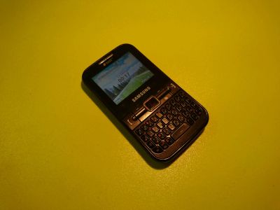 Лот: 11328341. Фото: 1. Samsung DUOS Lite C3222. Кнопочные мобильные телефоны