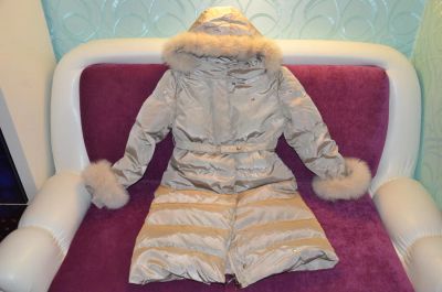 Лот: 6572582. Фото: 1. Пуховик на девочку 7-10 лет. Верхняя одежда