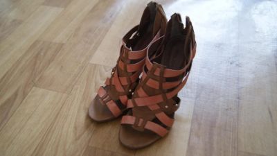 Лот: 6831033. Фото: 1. Босоножки (туфли) женские (37). Босоножки