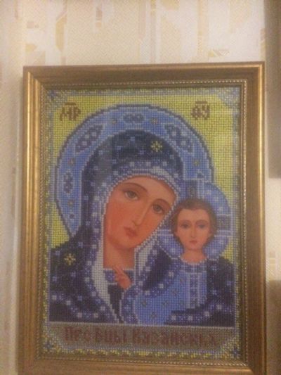 Лот: 10970692. Фото: 1. Икона Казанская божья мать.Бисером. Картины, рисунки