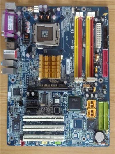Лот: 2294631. Фото: 1. Материнская плата Gigabyte GA-8I945P-G. Материнские платы