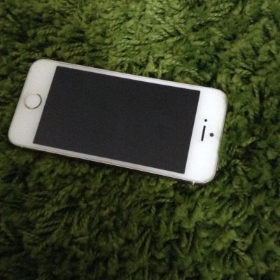 Лот: 8373300. Фото: 1. IPhone 5s GOLD. Смартфоны