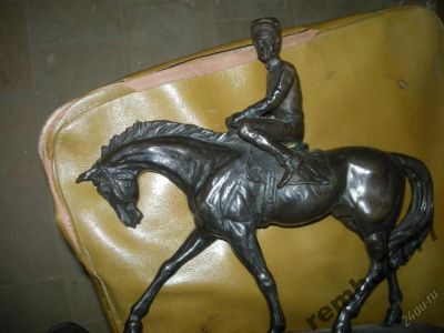 Лот: 5818609. Фото: 1. жокей. конь.лошадь.скачки.бронза... Скульптуры